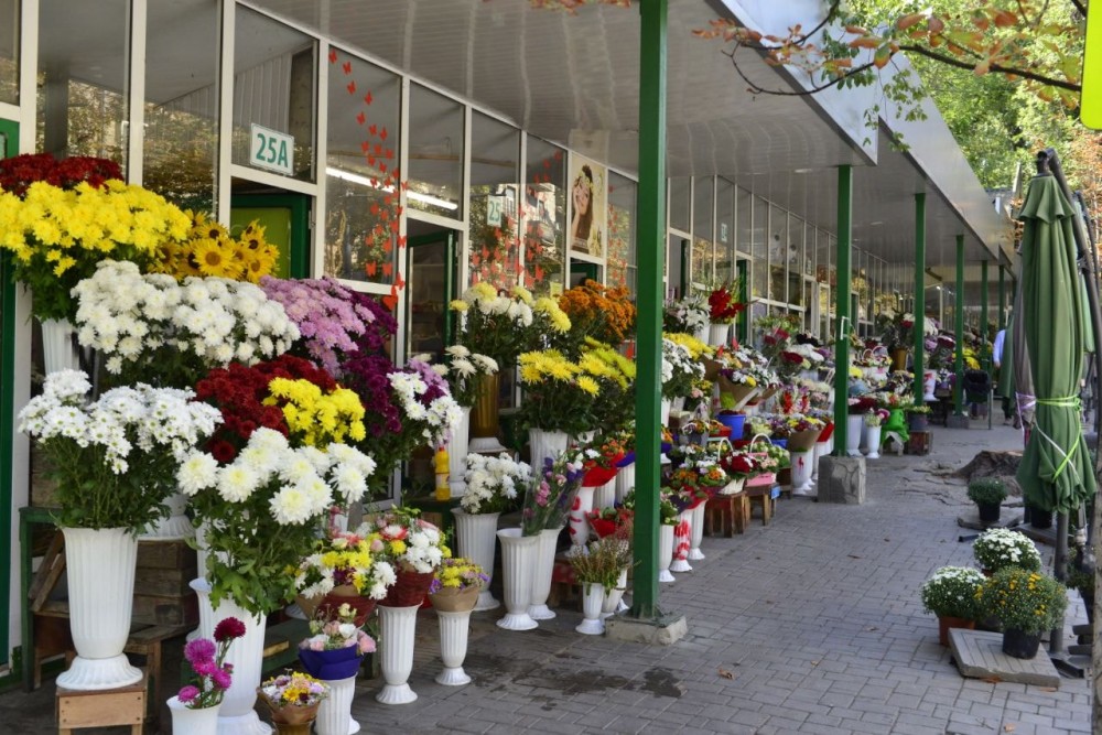 Fiscul va monitoriza timp de 2 zile comercianții de flori din Chișinău și Bălți